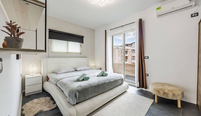 Modern 1BR with Scenic Views & Earthy Vibes by PikHost in Shkodër