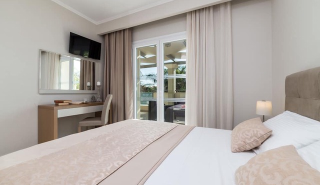 Mamfredas Luxury Resort