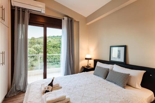 Armonia by the Sea - Majestic Seaside Retreat