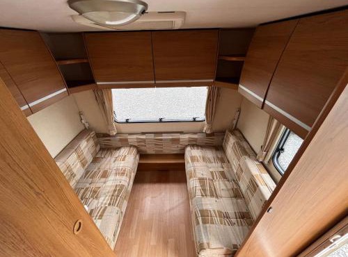 Spacious caravan near the beach in Himare