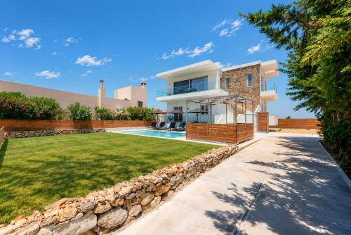 Luminosa Luxury Villa in Chania
