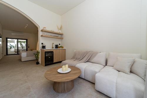 Aelia Suite Romantic Jacuzzi Retreat Private Stay in Athens