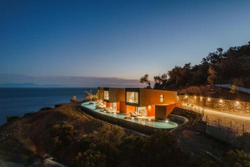 River Villas Plomari - Luxury Villas with Direct Pool Access in Plomari