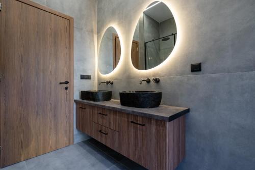 BlackPine Villa