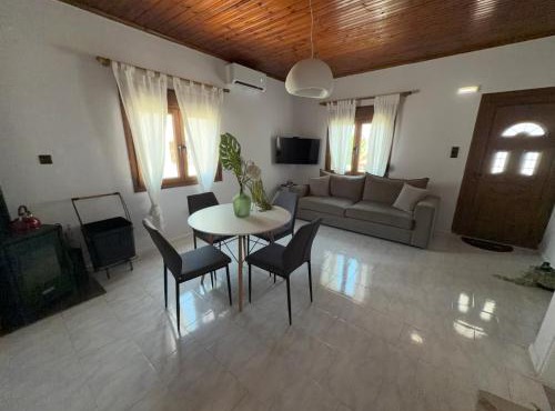 The Mulberry House Seaside - Beachfront Holiday Home in Palaiopoli