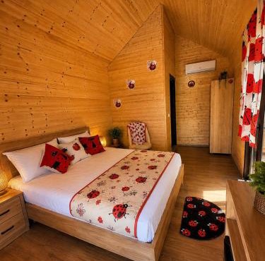 Lean chalet Sea&Mountain view in Dukat