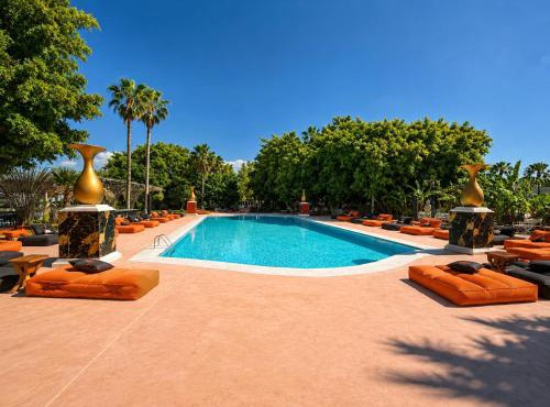 BLACK AMBER BOUTIQUE HOTEL
