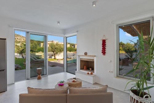 Annassa Experience Villa 2' walk from Almyrida beach in Almyrida