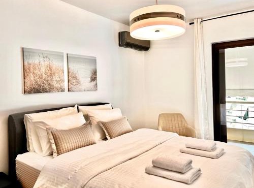 Sealine Spacious Apartment
