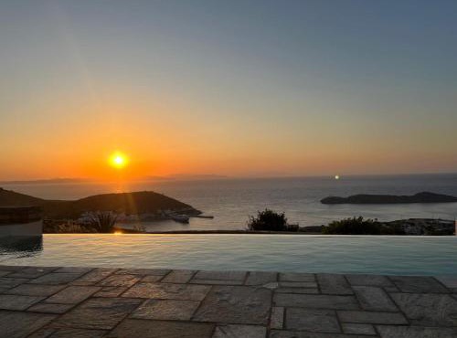 Sunset Heaven Villa on Kea in Korissia