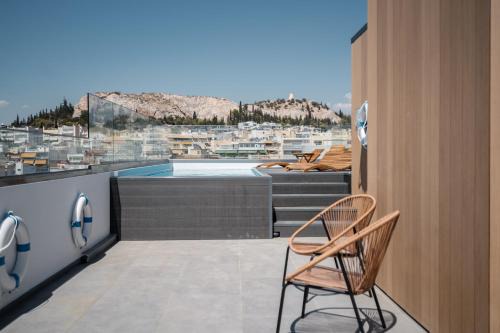 THE EDGE Luxurious Penthouse Shared Gym in Athens