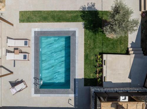 Luxury Suites with private pool and BBQ by Kalles Homes & Suites