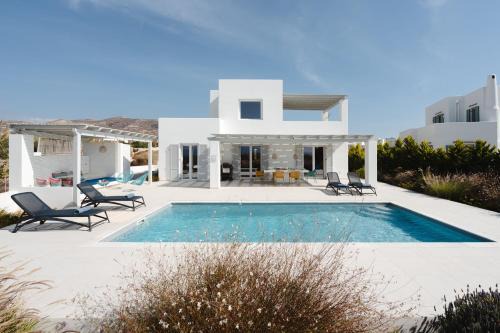 Villa Aura - Beachfront Villa with private pool in Kastraki