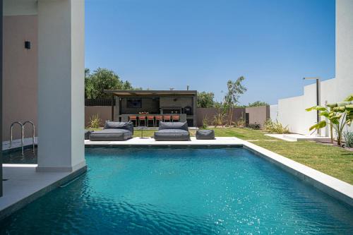 Villa Azahar Serene Luxury Living in Milonianá