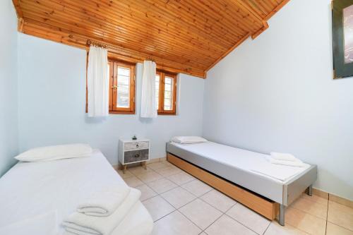 Small House - Panagia Village in Panagia