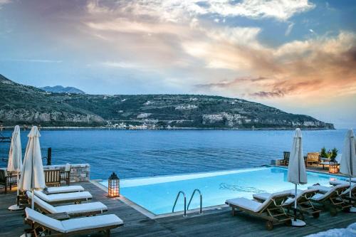 Εn Plo Luxury Suites