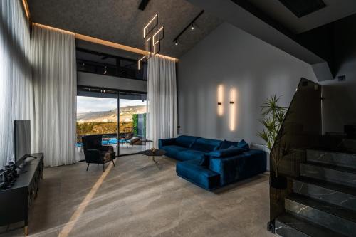 Villa Lia ,4 bedroom with Private Pool & Sea View