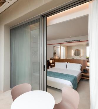 Folie Marine Hotel & Beach Club in Jal