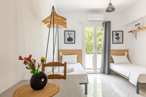 Fysalida's Coastal Gem 7 - Steps Away from the Sea in Heraklion