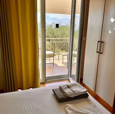 Aria Prive in Himare