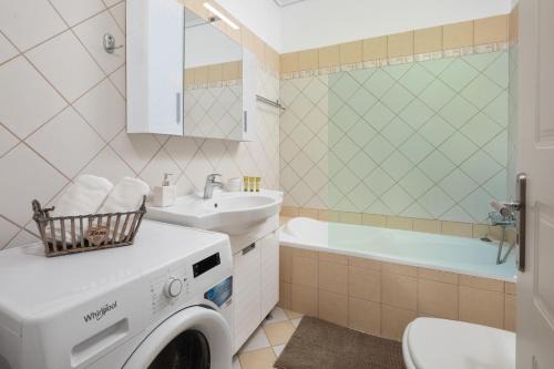 Eleonas Luxury Homes