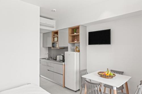 KOUROS STONE SUITES in Haraki