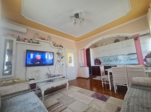 Nvilla2 in Kamëz