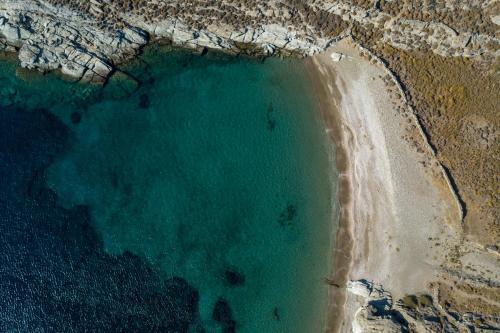 Eneos Kythnos Beach Villas-Elegant and Comfort Villas