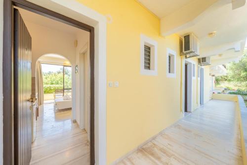Alexandra Studio 2